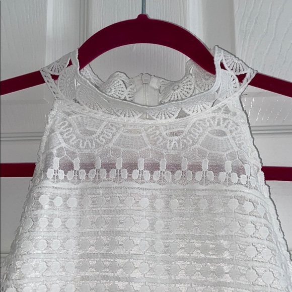 WHITE LACE PENCIL DRESS - Picture 5 of 8